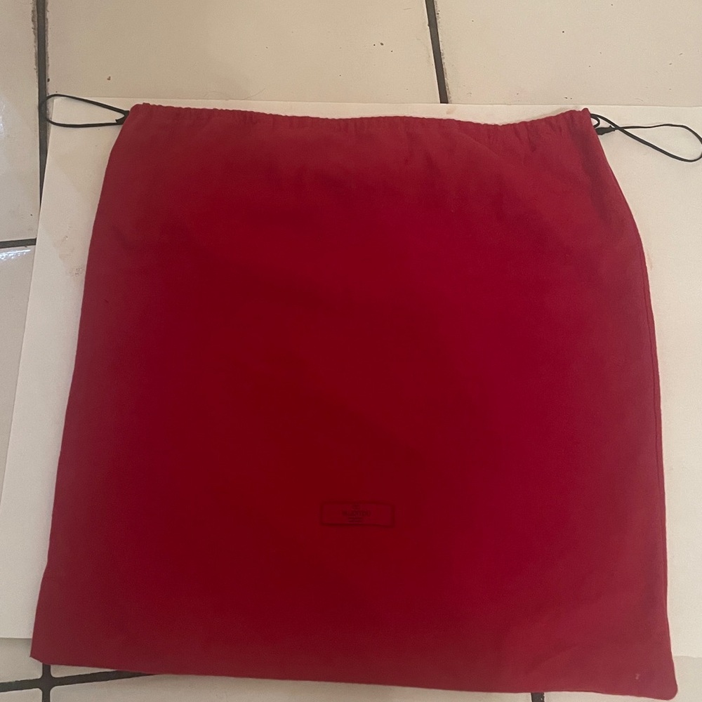 Valentino Garavani Bold Red dust bag